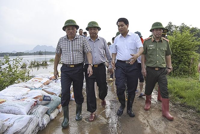 Chủ tịch Hà Nội: Sẵn sàng di dời 14.000 hộ dân trong đêm để tránh lũ