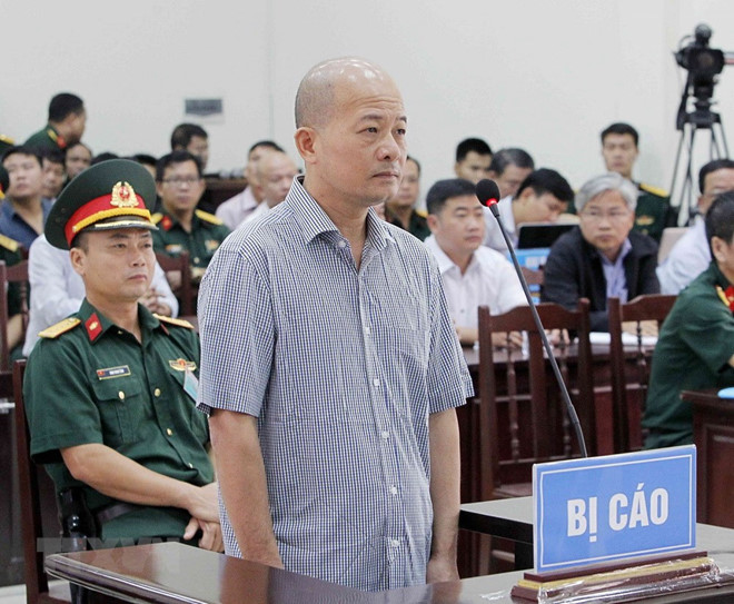 Cựu thượng tá quân đội Út “trọc” Đinh Ngọc Hệ bị đề nghị 12-15 năm tù