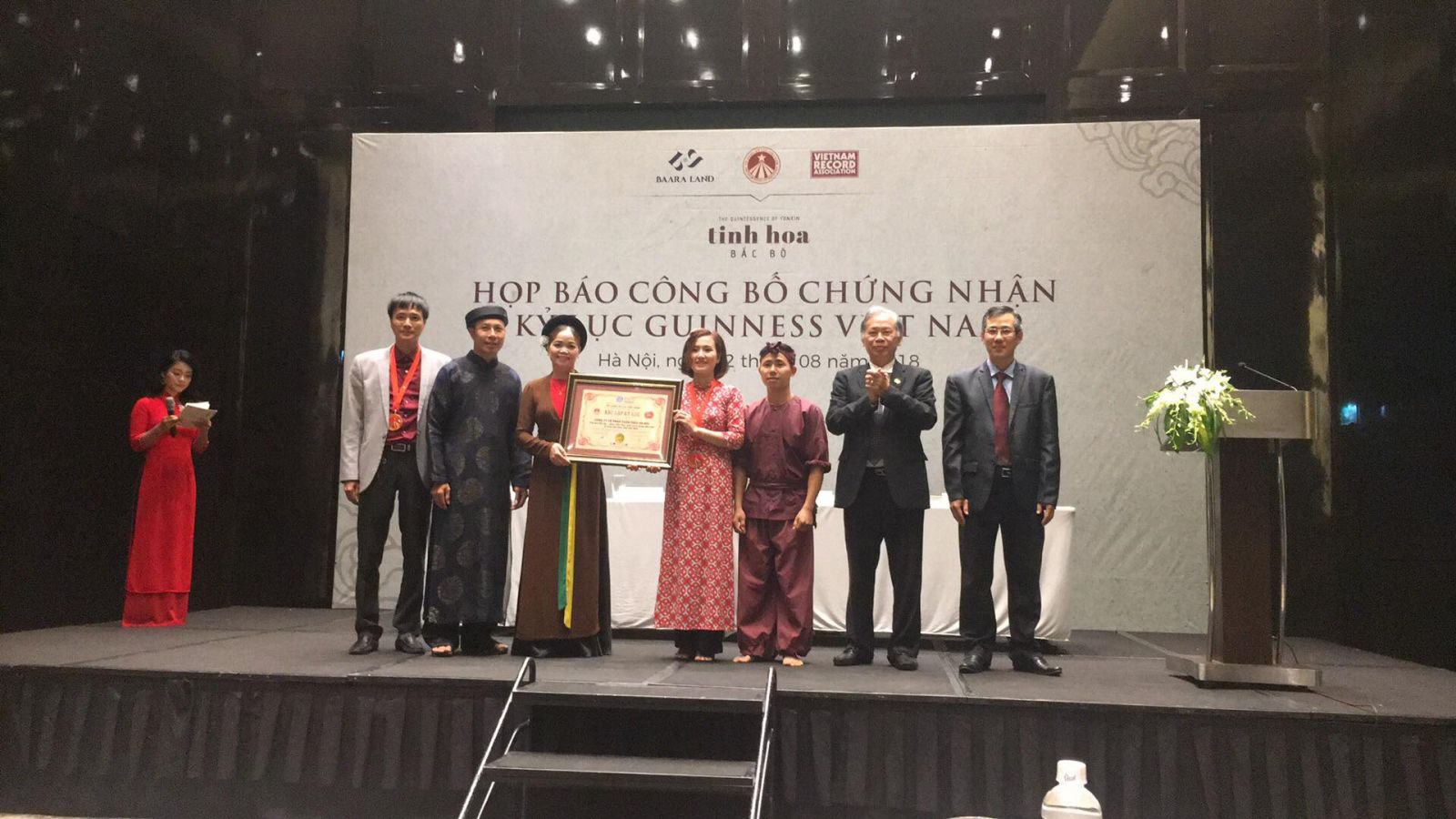 Vở diễn "Tinh hoa Bắc bộ" lập cú đúp kỷ lục Guinness Việt Nam