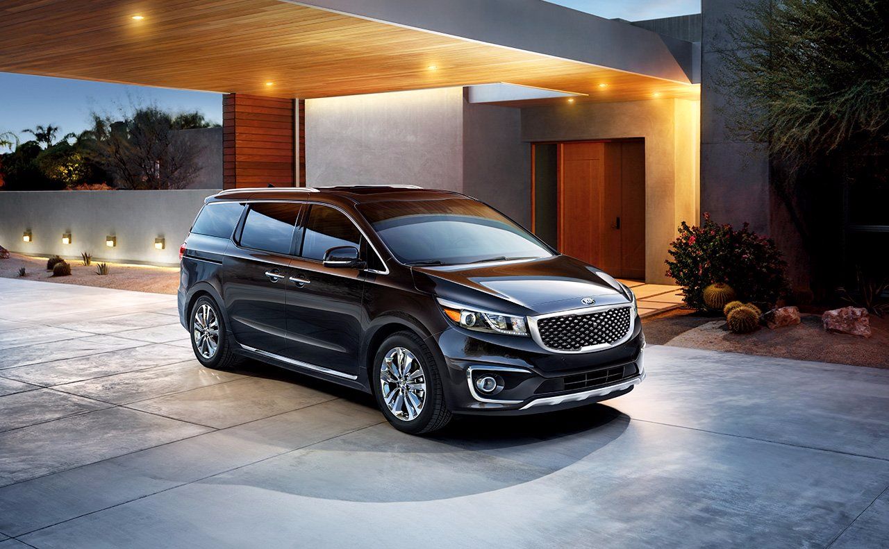 Giá xe ôtô hôm nay 26/8: Kia Sedona có giá từ 1,069 - 1,409 tỷ đồng