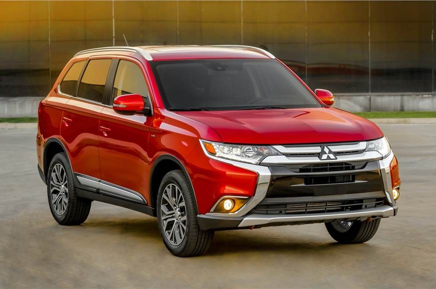 Giá xe ôtô hôm nay 2/10: Mitsubishi Outlander giảm 51 triệu đồng.