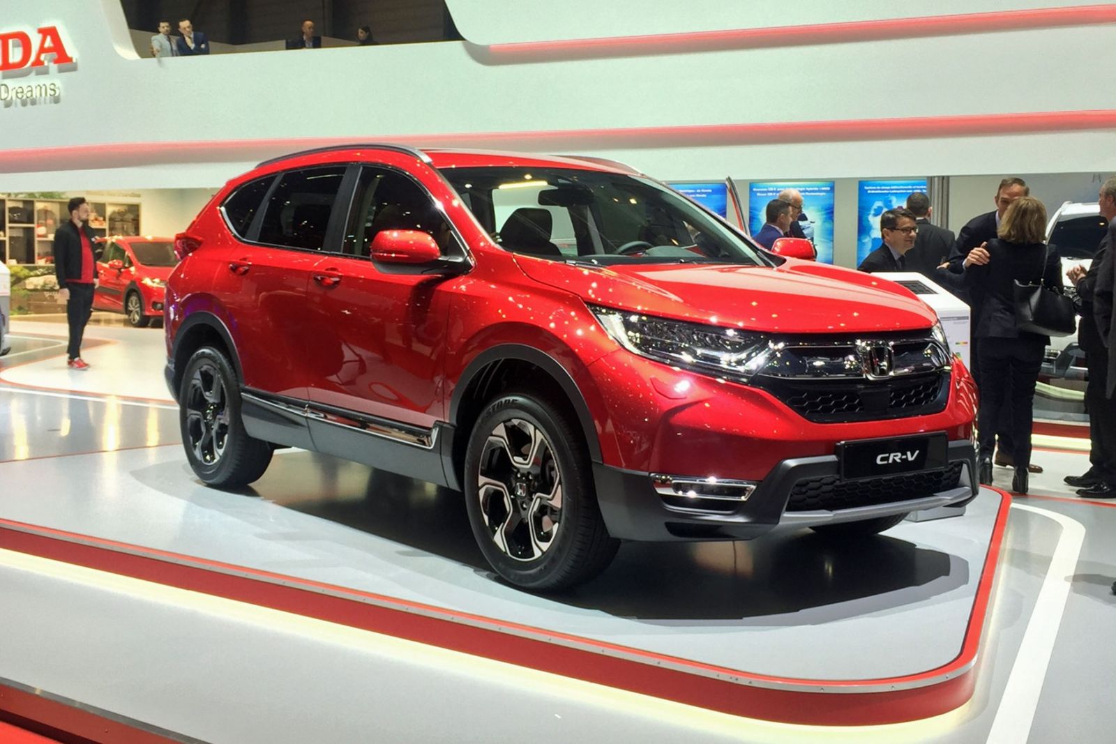 Giá xe ôtô hôm nay 20/10: Honda CRV 2018 có giá 973-1.083 tỷ đồng