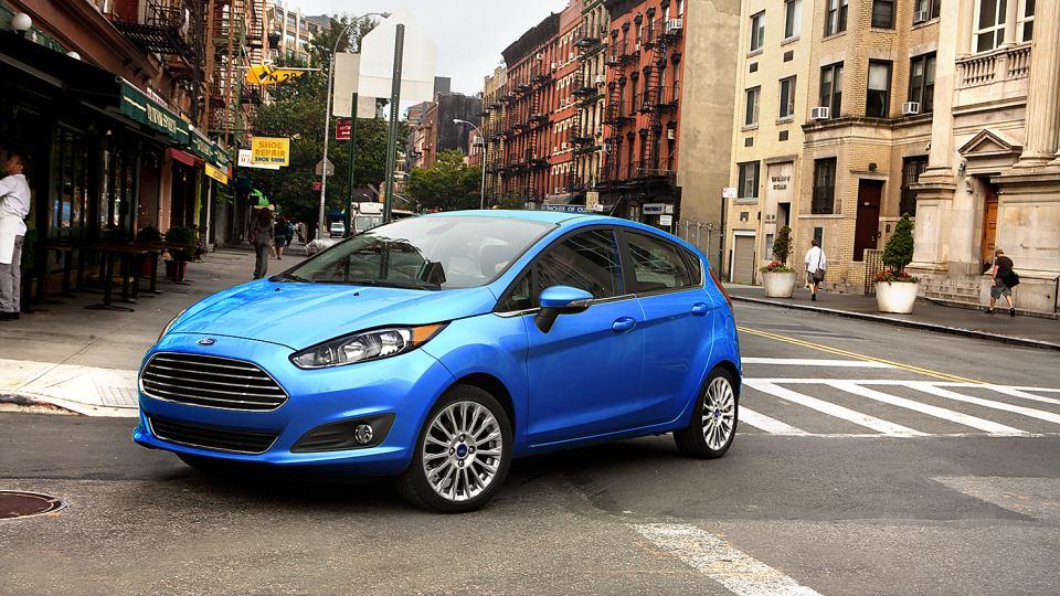 Giá xe ôtô hôm nay 5/11: Ford Fiesta giảm 50 triệu đồng