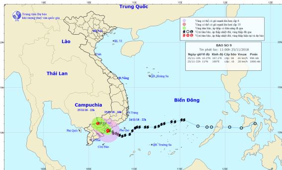 Bão số 9 đổ bộ: Nhiều nhà bị sập, đường sắt Bắc - Nam tê liệt vì nước cuốn trôi đường ray