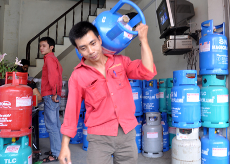 Ngày mai (1/12), giá gas giảm mạnh 33.000 đồng/bình 12 kg