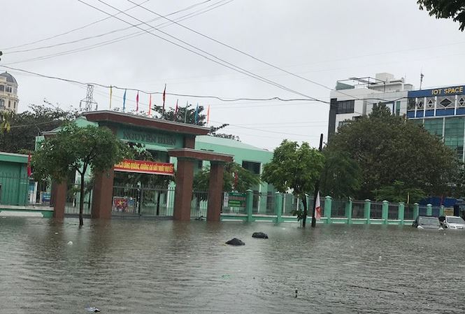 Học sinh Đà Nẵng phải nghỉ học ngày mai, học sinh đà nẵng nghỉ học, ngập lụt đà nẵng