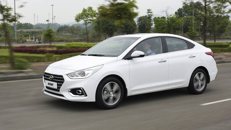 Giá xe ôtô hôm nay 15/12: Hyundai Accent 2018 có giá 425-540 triệu đồng