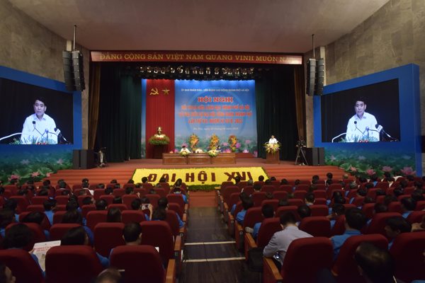 Chủ tịch Nguyễn Đức Chung đối thoại với công nhân lao động Thành phố