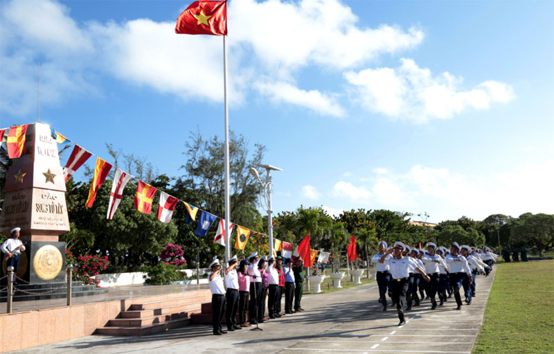 Trường Sa tháng Tư...