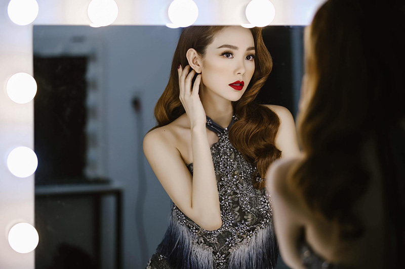 Minh Hằng song hành cùng Võ Hoàng Yến trong “The Face 2018”