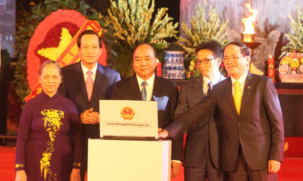 Thủ tướng: “Chúng ta không được phép quên những cống hiến, hy sinh của cha anh đi trước”