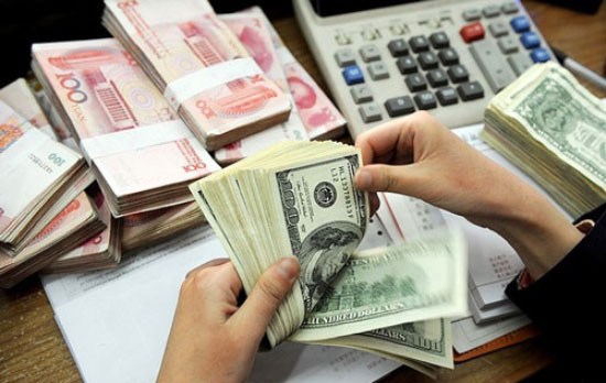 Các ngân hàng giảm mạnh tỷ giá VND/USD, đồng bảng Anh tăng cao