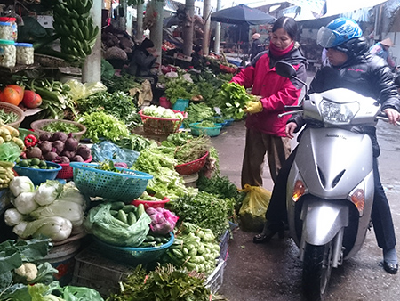 Tiêu dùng trong tuần: Giá vàng, gas, thực phẩm tăng mạnh, trong khi giá xăng dầu giảm