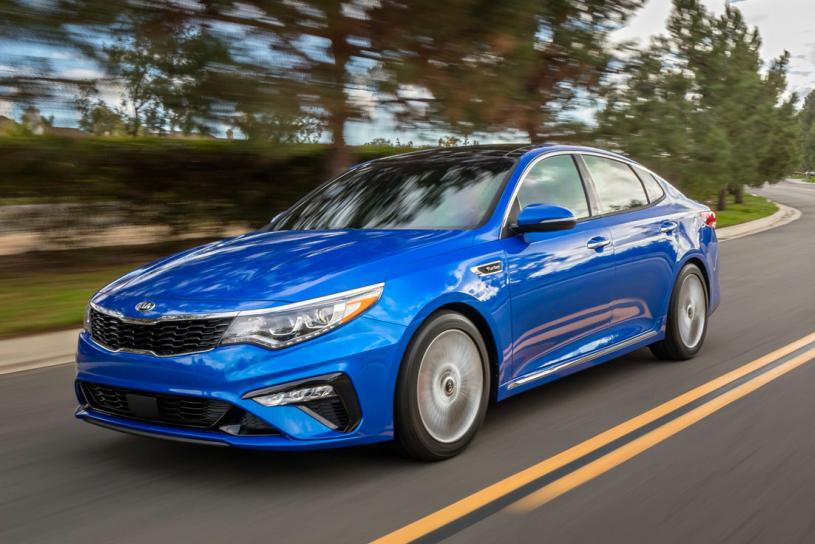 Giá xe ôtô hôm nay 9/1: Kia Optima có giá 789-949 triệu đồng