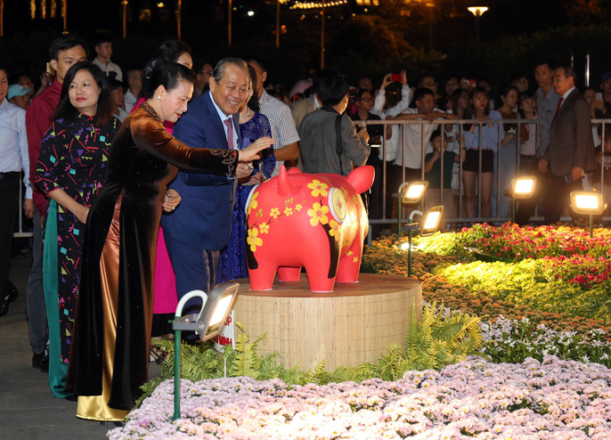 TP Hồ Chí Minh: Tưng bừng khai mạc "Đường hoa Nguyễn Huệ Tết Kỷ Hợi 2019"