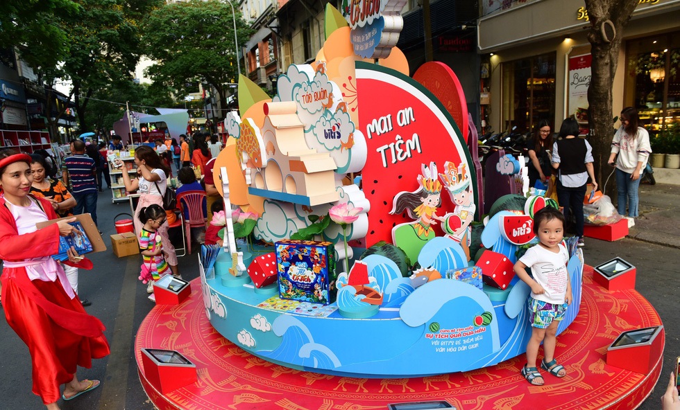 TP Hồ Chí Minh: Rộn ràng khai mạc "Lễ hội đường sách Tết Kỷ Hợi 2019"