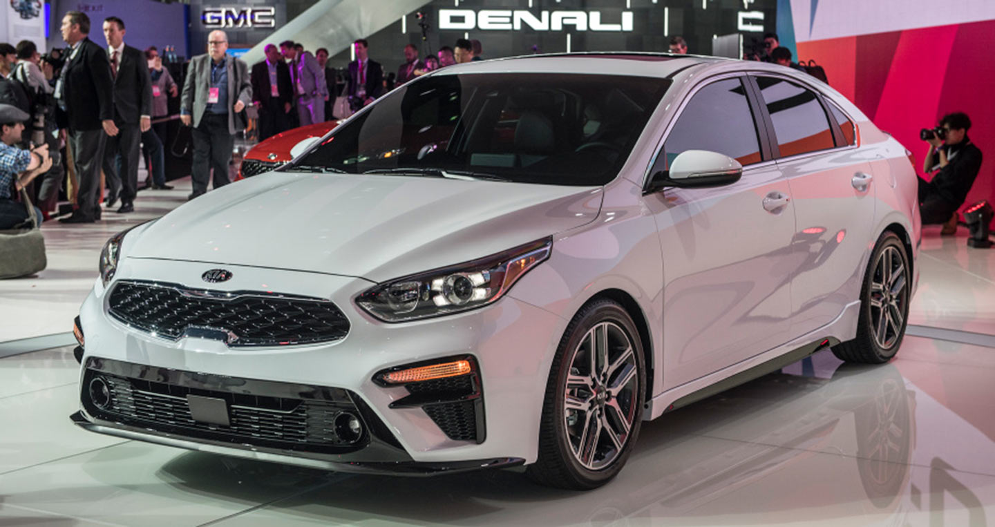 Giá xe ôtô hôm nay 13/2: Kia Cerato có giá 559-675 triệu đồng