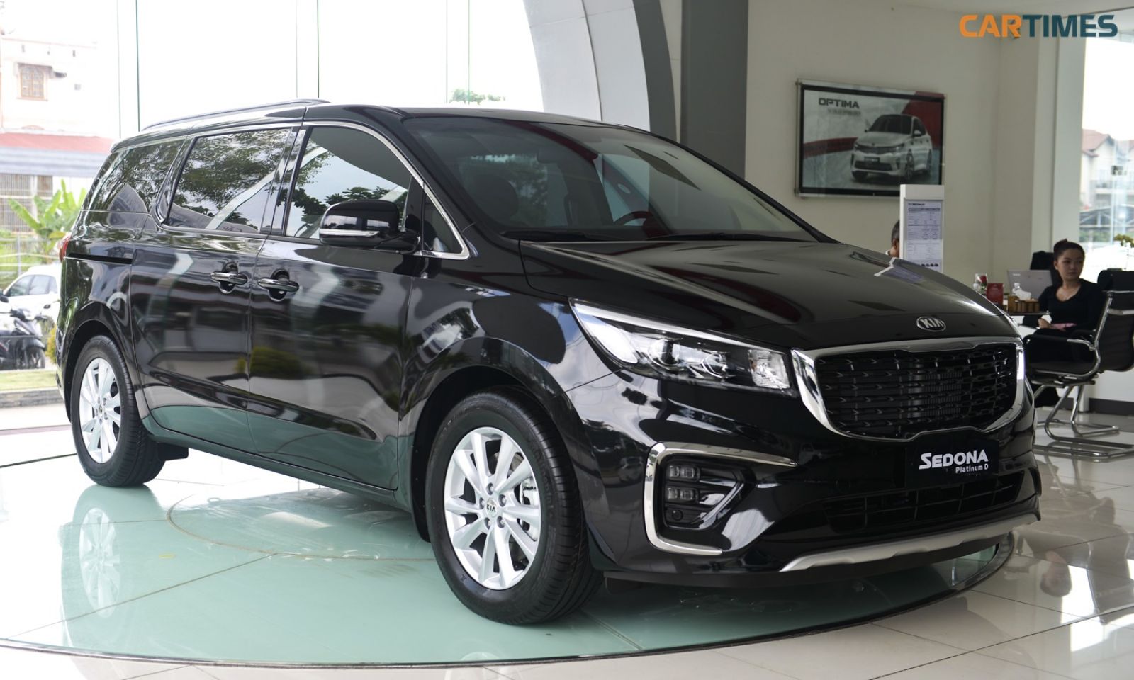 Giá xe ôtô hôm nay 16/2: Kia Sedona có giá 1,129-1,429 tỷ đồng