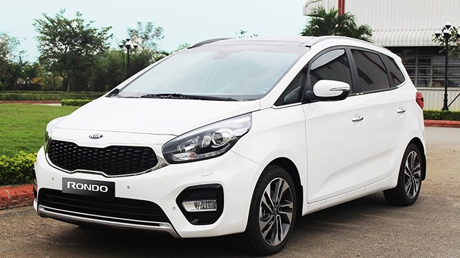 Giá xe ôtô hôm nay 1/4: Kia Rondo có giá 609-779 triệu đồng