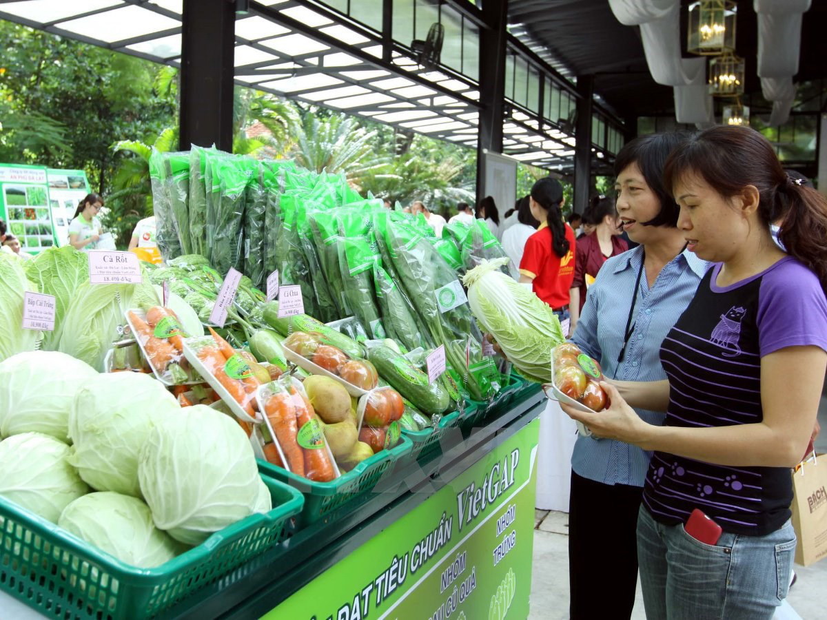 Lễ phát động chương trình 'Doanh nghiệp cam kết vì người tiêu dùng'