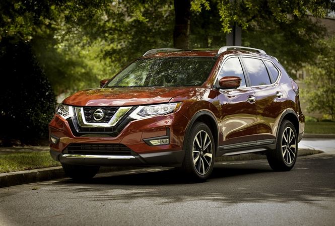 Giá xe ôtô hôm nay 4/3: Nissan X-Trail giảm 30 triệu đồng