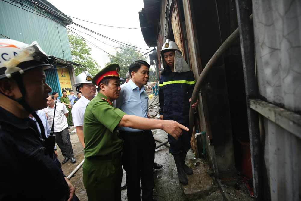 Hà Nội: Cháy lớn 4 nhà xưởng, 8 người chết và mất tích