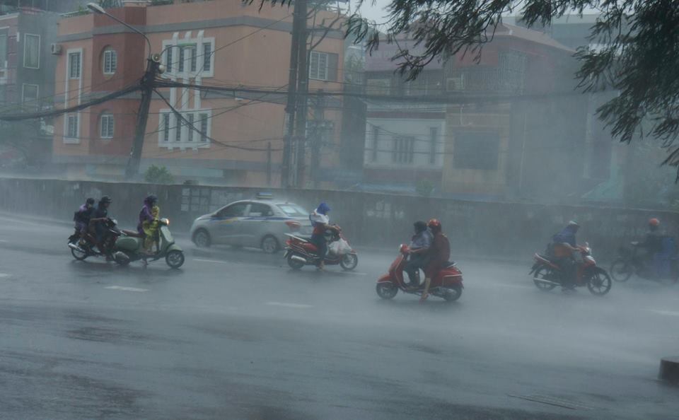 Thời tiết ngày 8/5: Miền Bắc tiếp tục có mưa to, nguy cơ sạt lở đất ở vùng núi