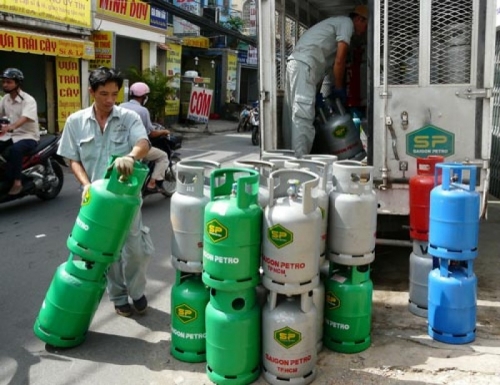 Tiêu dùng trong tuần: Giá vàng, gas giảm, trong khi giá xăng dầu và thực phẩm tăng mạnh