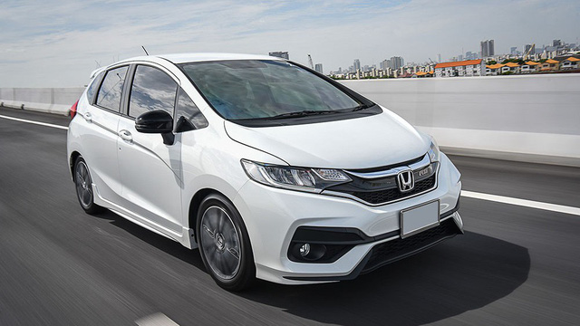 Giá xe ôtô hôm nay 29/7: Honda Jazz có giá 544 - 624 triệu đồng