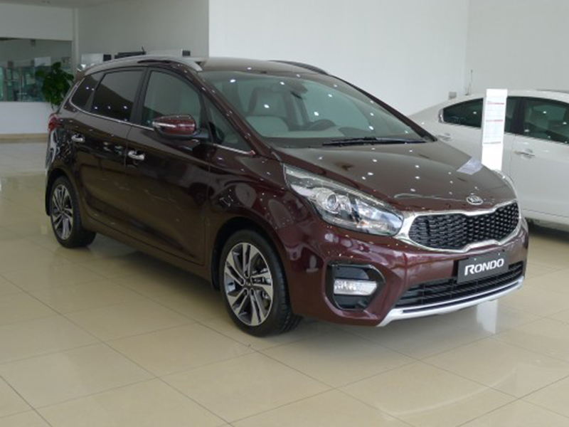 Giá xe ôtô hôm nay 7/8: Kia Rondo có giá 585-669 triệu đồng