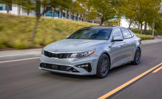 Giá xe ôtô hôm nay 12/8: Kia Optima có giá 789-969 triệu đồng