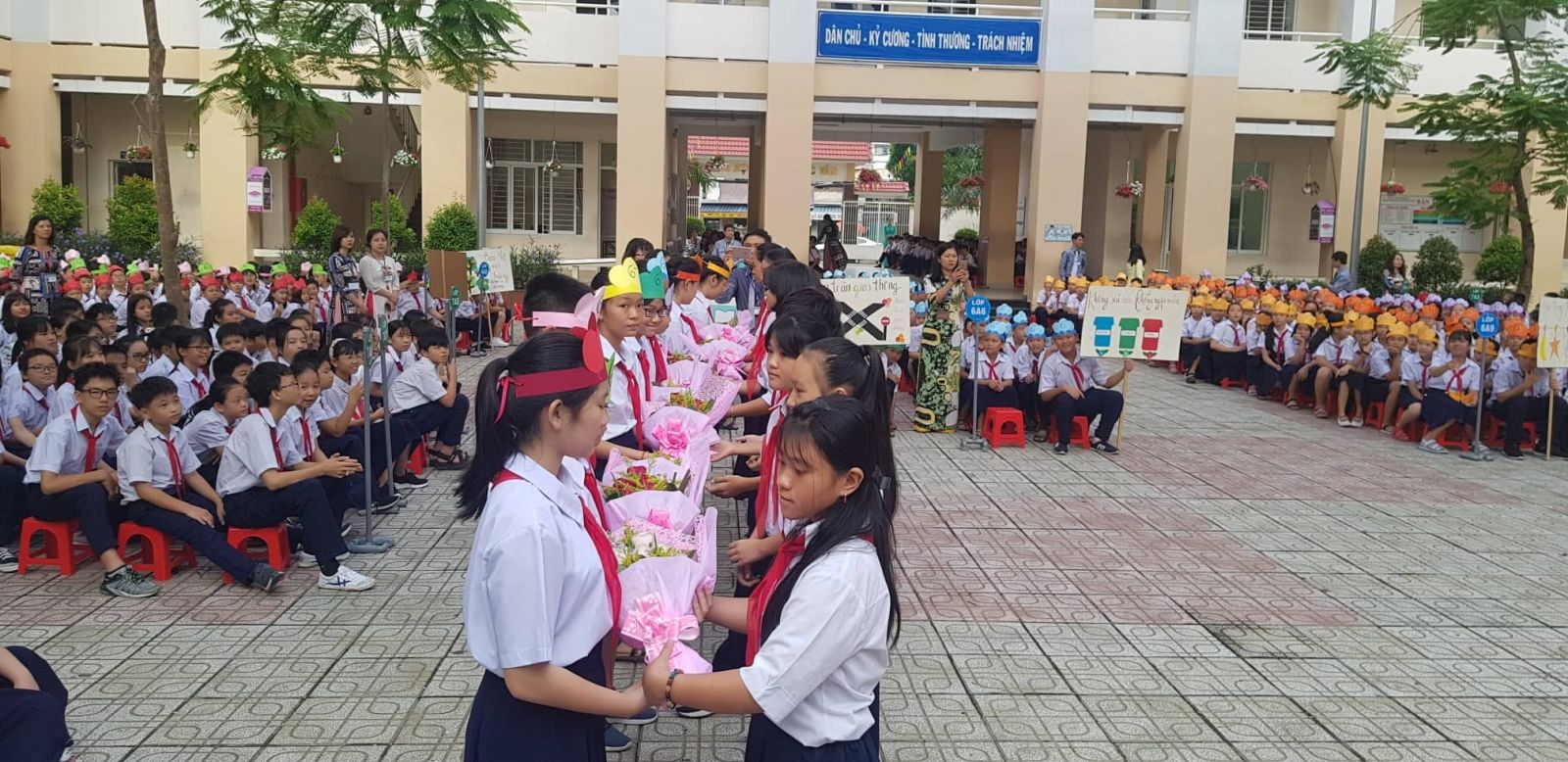 TP Hồ Chí Minh: Hơn 1,7 triệu học sinh tưng bừng khai giảng năm học mới 2019 – 2020