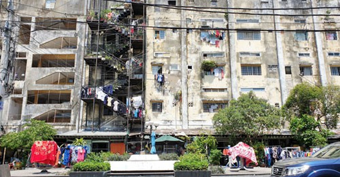 TP Hồ Chí Minh: Xây mới, dì dời hàng loạt chung cư cũ có khả thi?