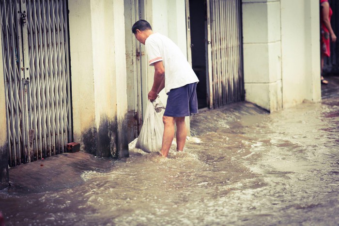 TP Hồ Chí Minh: Triều cường tối (28/10) dâng cao, ngập sâu trên diện rộng