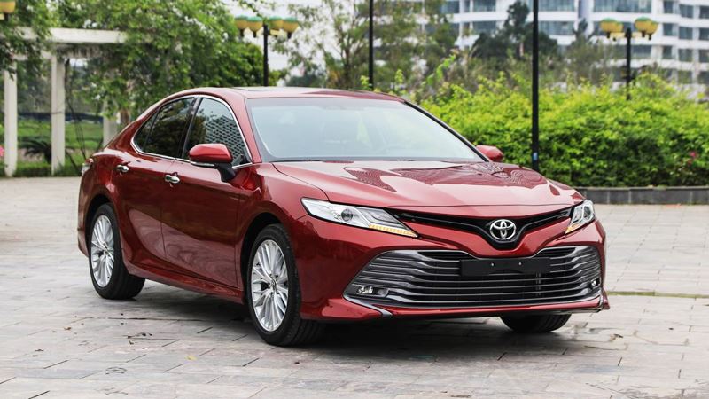 Giá xe ôtô hôm nay 3/11: Toyota Camry có giá 1,029-1,235 tỷ đồng