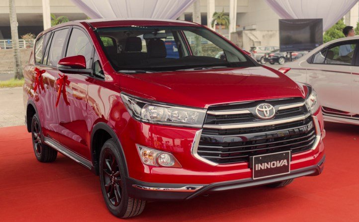 Giá xe ôtô hôm nay 26/12: Toyota Innova giảm mạnh