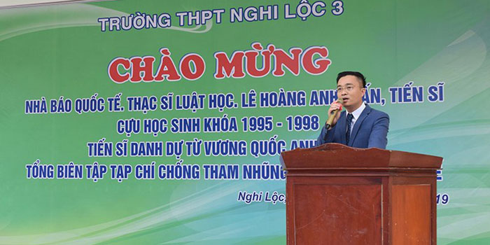 Những “nữ hoàng” và… bệnh háo danh