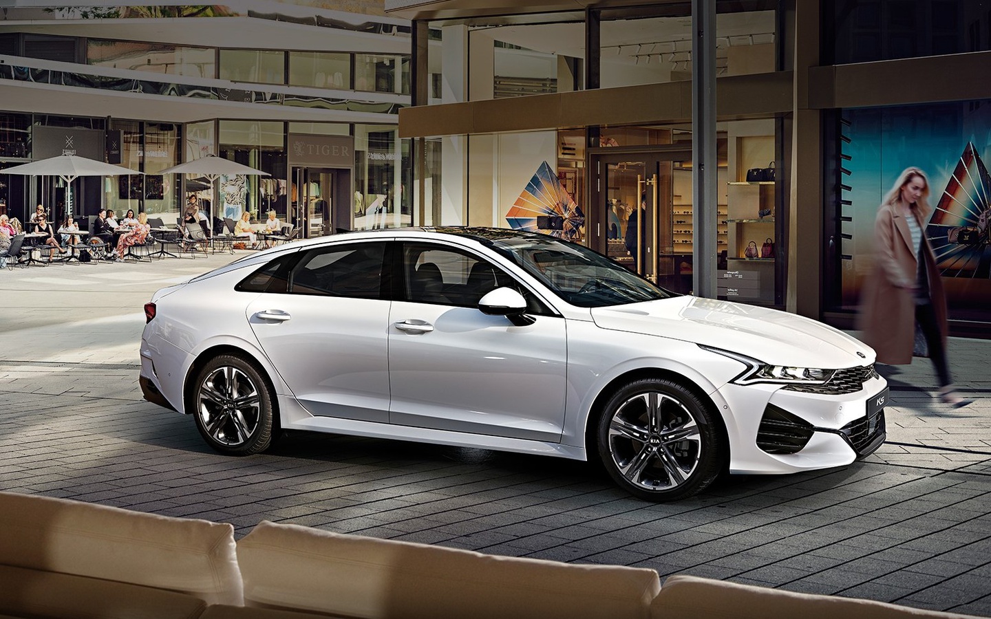 Giá xe ôtô hôm nay 13/1: Kia Optima giảm 30 triệu đồng