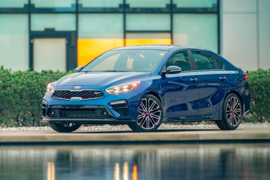 Giá xe ôtô hôm nay 2/2: Kia Cerato dao động từ 559-675 triệu đồng