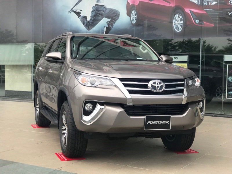 Giá xe ôtô hôm nay 3/2: Toyota Fortuner dao động từ 1,033 - 1,354 tỷ đồng