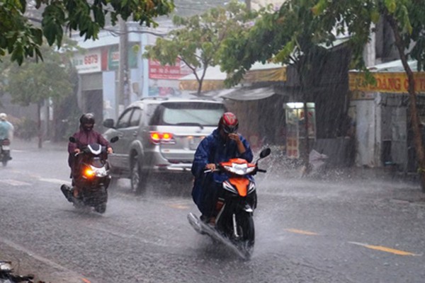 Dự báo thời tiết ngày 10/3: Hà Nội mưa dông, trời chuyển rét