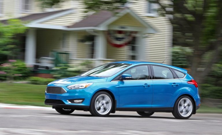 Giá xe ôtô hôm nay 10/4: Ford Focus dao động từ 626-770 triệu đồng