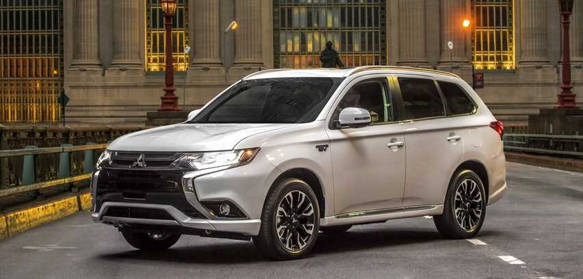 Giá xe ôtô hôm nay 14/4: Mitsubishi Outlander dao động từ 825 - 1.048 triệu đồng