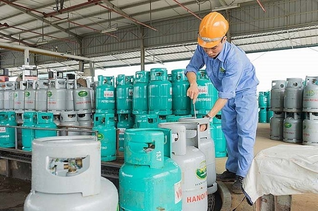 Tiêu dùng trong tuần: Giá vàng, xăng dầu và cua giảm mạnh; trong khi giá gas, thực phẩm và trái cây tăng