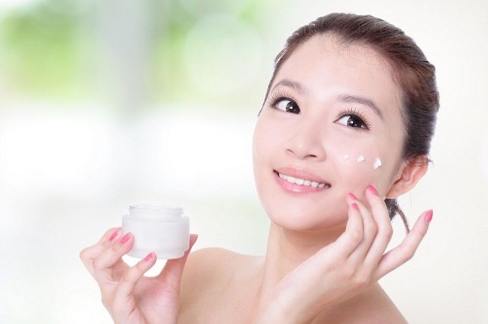 Chăm sóc da buổi tối chuẩn Hàn Quốc để có làn da căng bóng, mịn màng