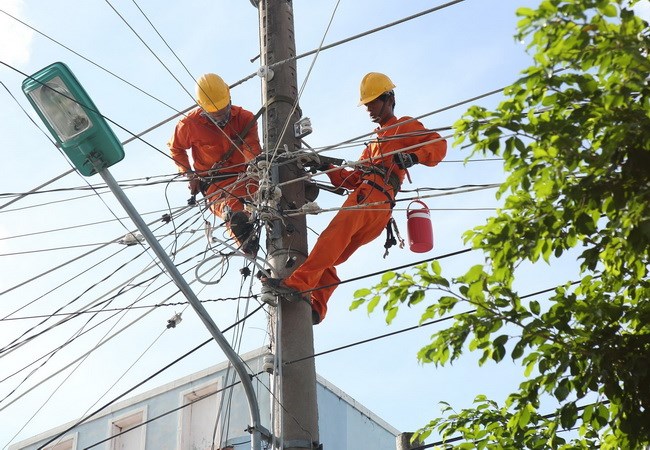 EVN lập đoàn kiểm tra, xác minh hóa đơn tiền điện tăng bất thường