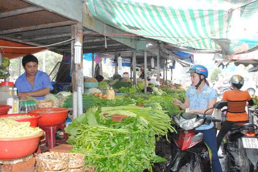 Tiêu dùng trong tuần: Giá vàng, xăng dầu và thực phẩm đồng loạt tăng mạnh