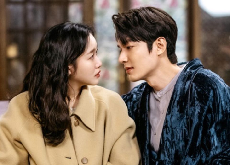 Rò rỉ những hình ảnh hậu trường, Lee Min Ho - Kim Go Eun bị nghi đang hẹn hò