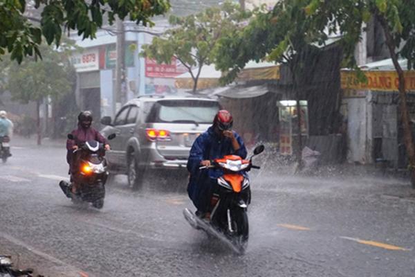 Dự báo thời tiết ngày 30/8: Hà Nội có mưa rào và dông rải rác