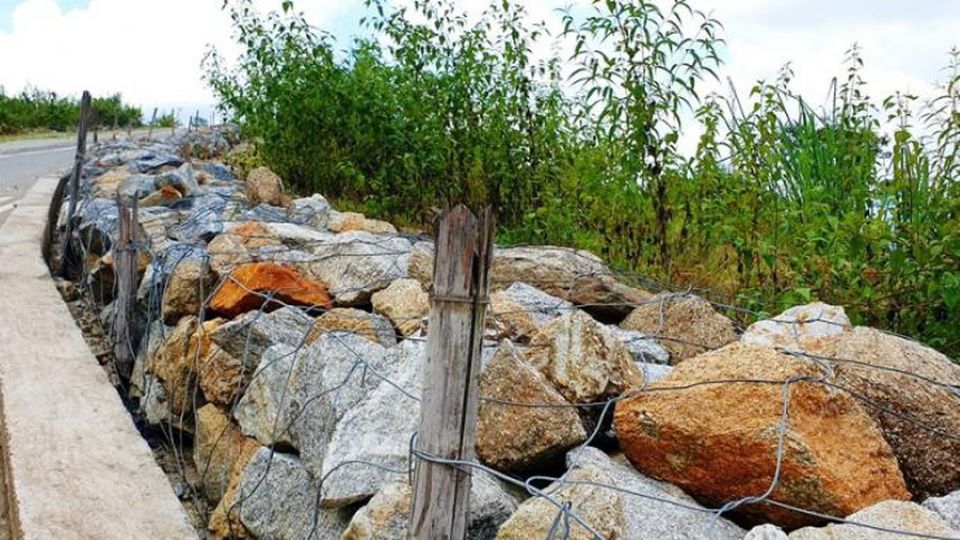 Nhếch nhác tuyến đường tránh đèo Văng Rơi 